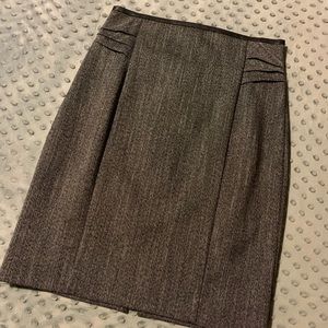 Express skirt with leather top lining